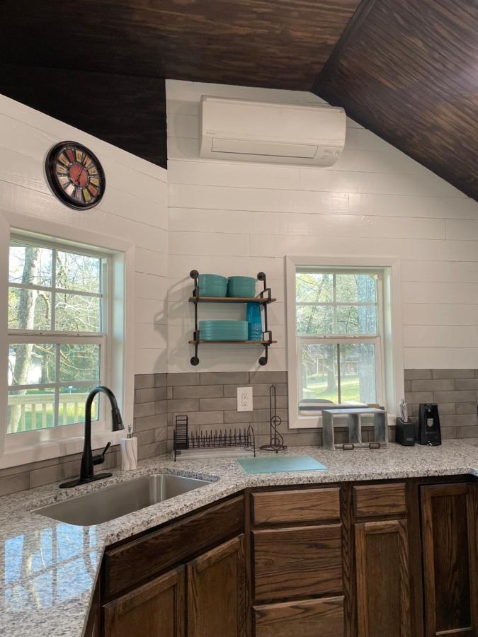 Cozy Cabin In Crestwood Subdivision Avinger Exterior photo